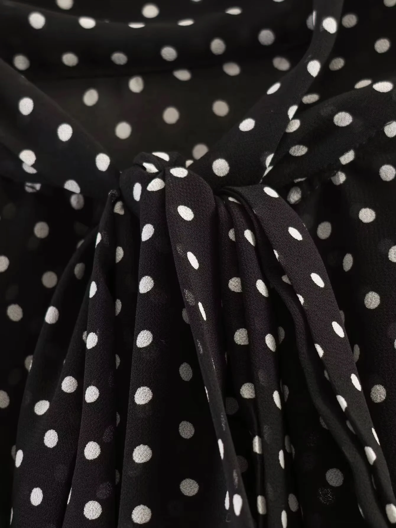 HH Damen Eleganter Polka-Dot-Print Rockanzug Langarm-Oberteil mit Schleife und Schnürung Schicker Plissierter Langer Rock 2026 Mode Streetwear – Detail 12