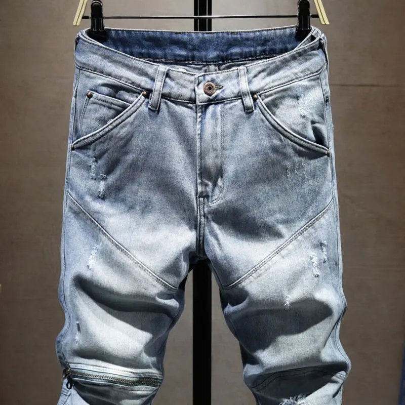 

Fashionable new light blue men's jeans with zipper decoration, elastic repair, washable, nostalgic designer motorcycle pants Y2K