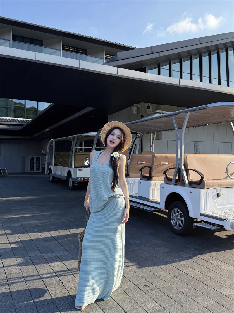 

Elegant Nostalgic Knitted Set Blue Women's Summer Loose Waist Skirt Two-Piece Suit Casual Stripe Pattern for Adults
