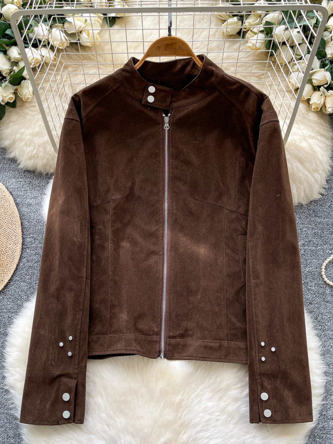 

Кожаный бархатный топ Jaet, женский повседневный свободный крой, воротник-стойка на пуговицах, байкерский топ Easy Care, длинный цвет све