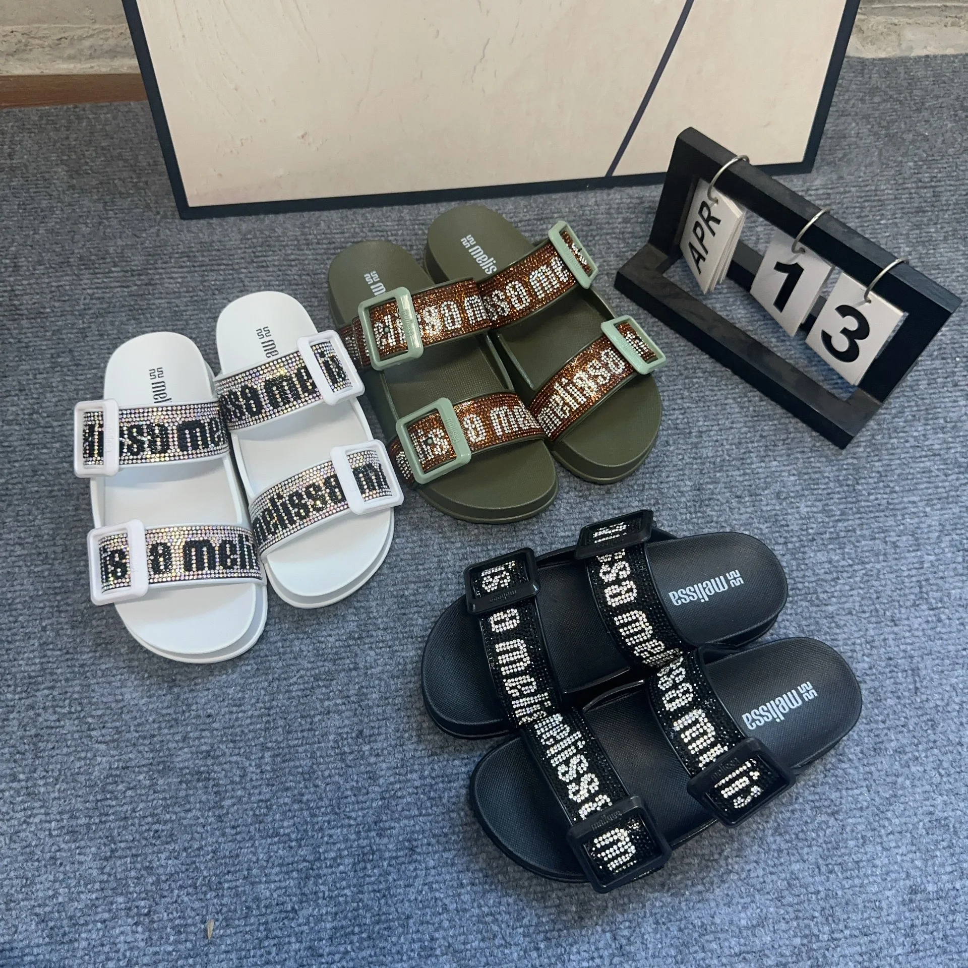 

Melissa, новые модные стильные женские тапочки на плоской подошве, летние уличные пляжные сандалии, женские классические сандалии с пряжкой из крокодила, женские шлепанцы
