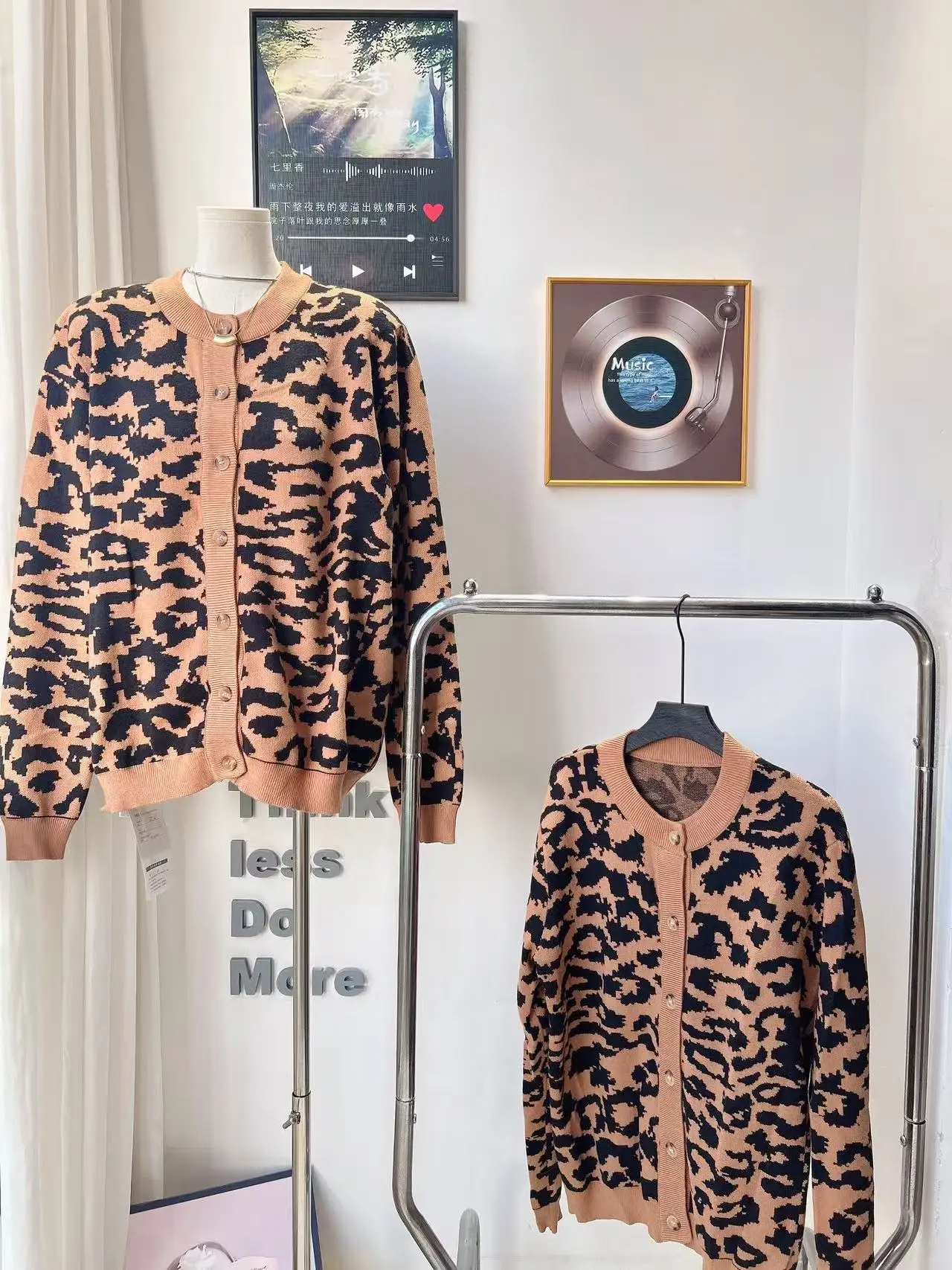 

Женский осенне-зимний свободный кардиган с круглым вырезом и леопардовым принтом, верхняя одежда, женская уличная одежда, однобортный кардиган с длинными рукавами и животным принтом