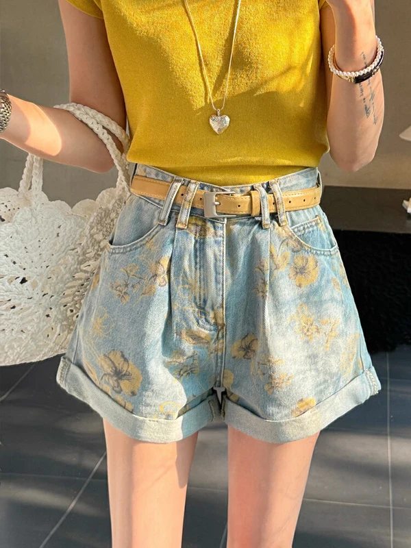 

Trendy Women’s Print Flip Pleated Design Denim Shorts Fashion 2025 Summer Casual High-waisted Short Pants Female