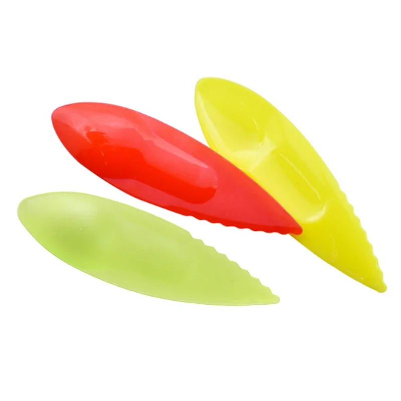 5PCS Plastic Kiwi Spoon Kiwi Dig Scoop Vegetable Fruit Knife Slicer Peeler Cutter Kitchen Tools Peelers Scoop Cutter Candy Color