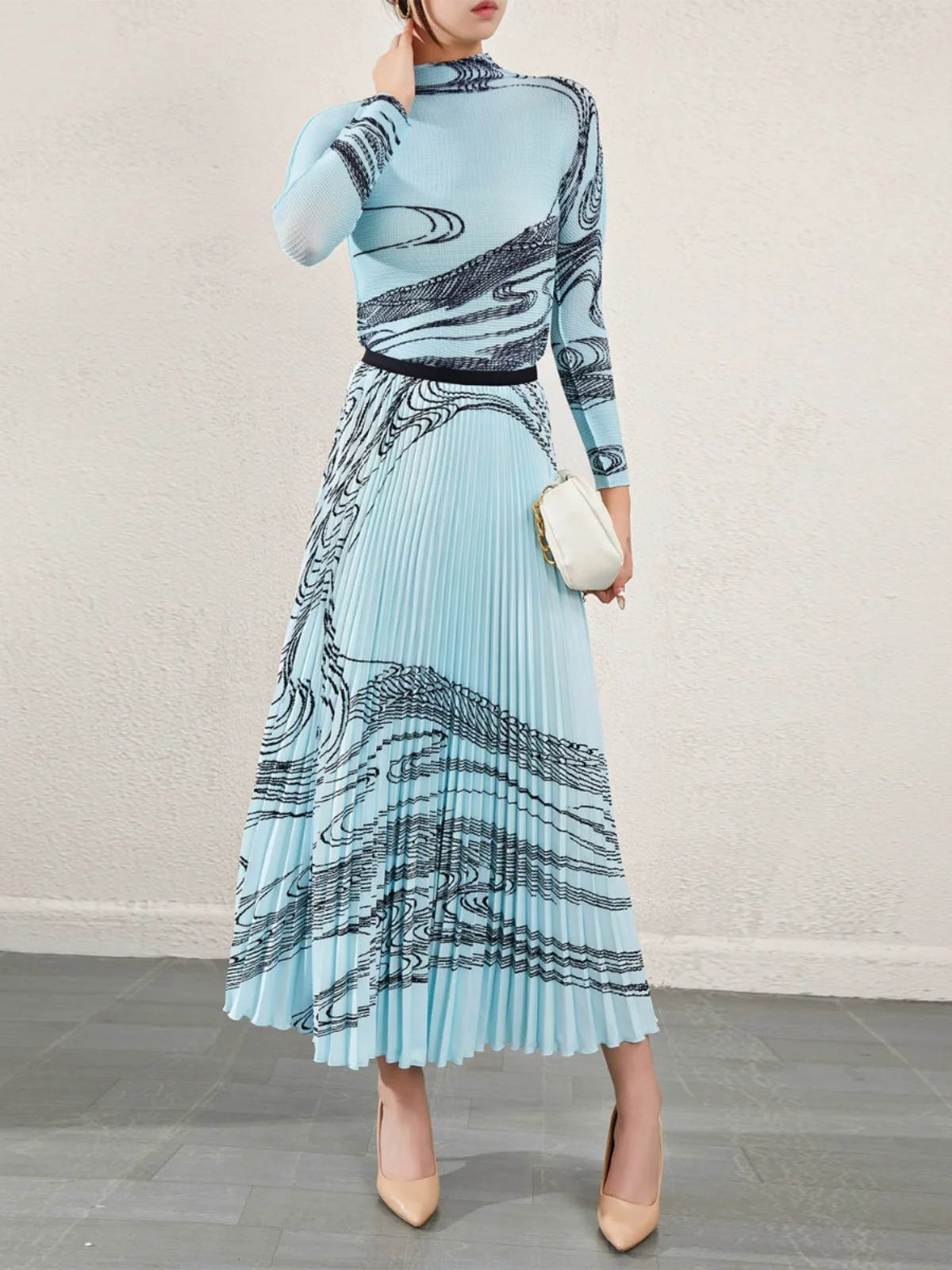 

Faionable Printed Curve Set Two-Piece Set Sli Ladies Top f Skirt Set Polyester Fiber 25-35 Years Old Women