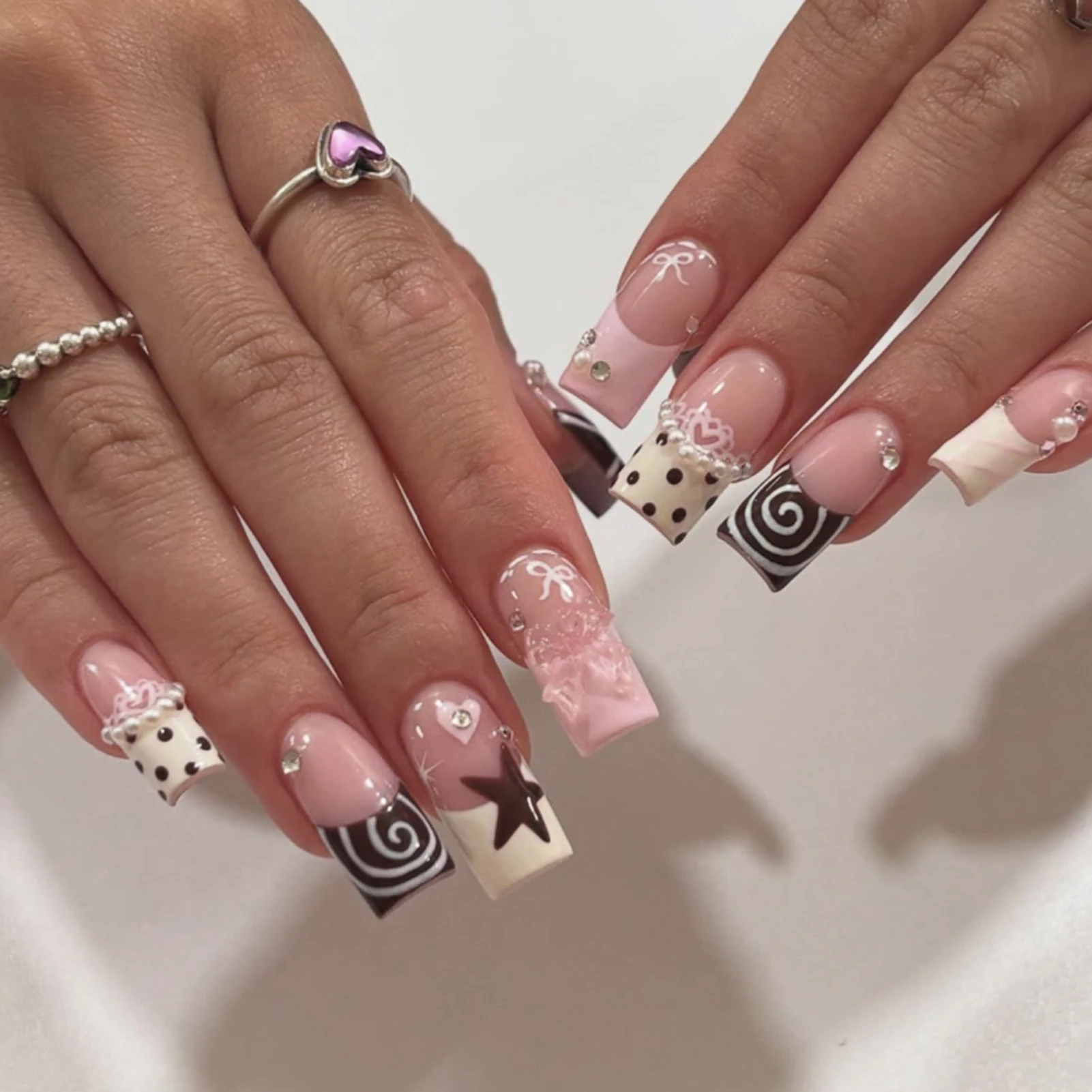 24pcs Nude Pink False Nails Patches 3D Bowknots Flower Press On Nails 2026 New Wearable White French Style Fake Nail Tips
