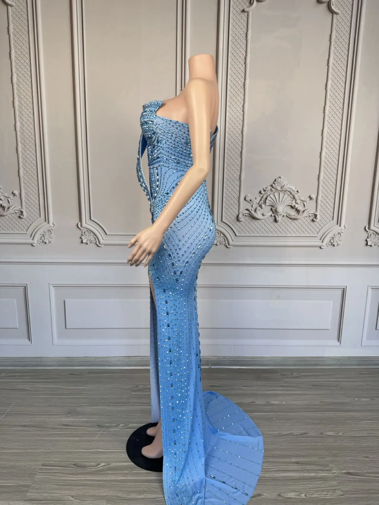 Abito da sera con strass scintillanti con strass di lusso Celebrare il ballo di fine anno Abito lungo senza spalline Abito da trascinamento Servizio fotografico Xiangbin