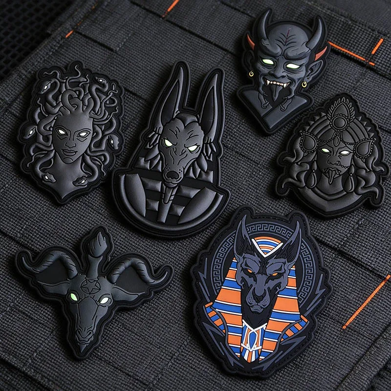 Mythologie Taktischer PVC-Patch mit Klettverschluss Medusa Anubis Baphomet Cthulhu Shiva Gummi-Aufkleber Moral-Rucksack-Abzeichen Leuchtet im Dunkeln – Detail 6