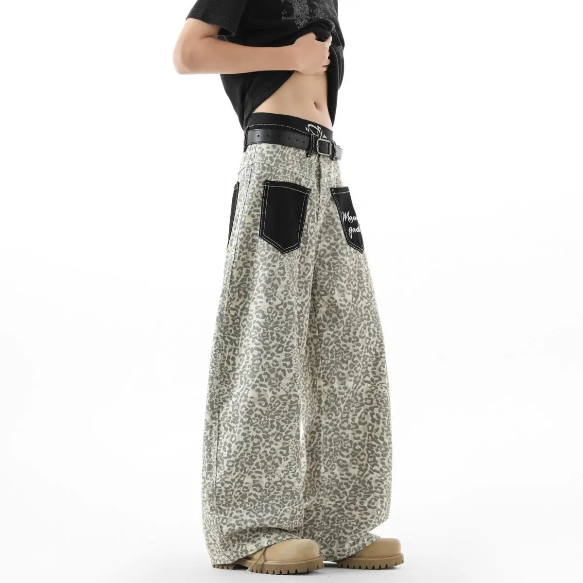 High Street Harajuku Leopard Print Trousers Men Pants 2026 New Korean Style Streetwear New Fashion Baggy Casual Men Jeans