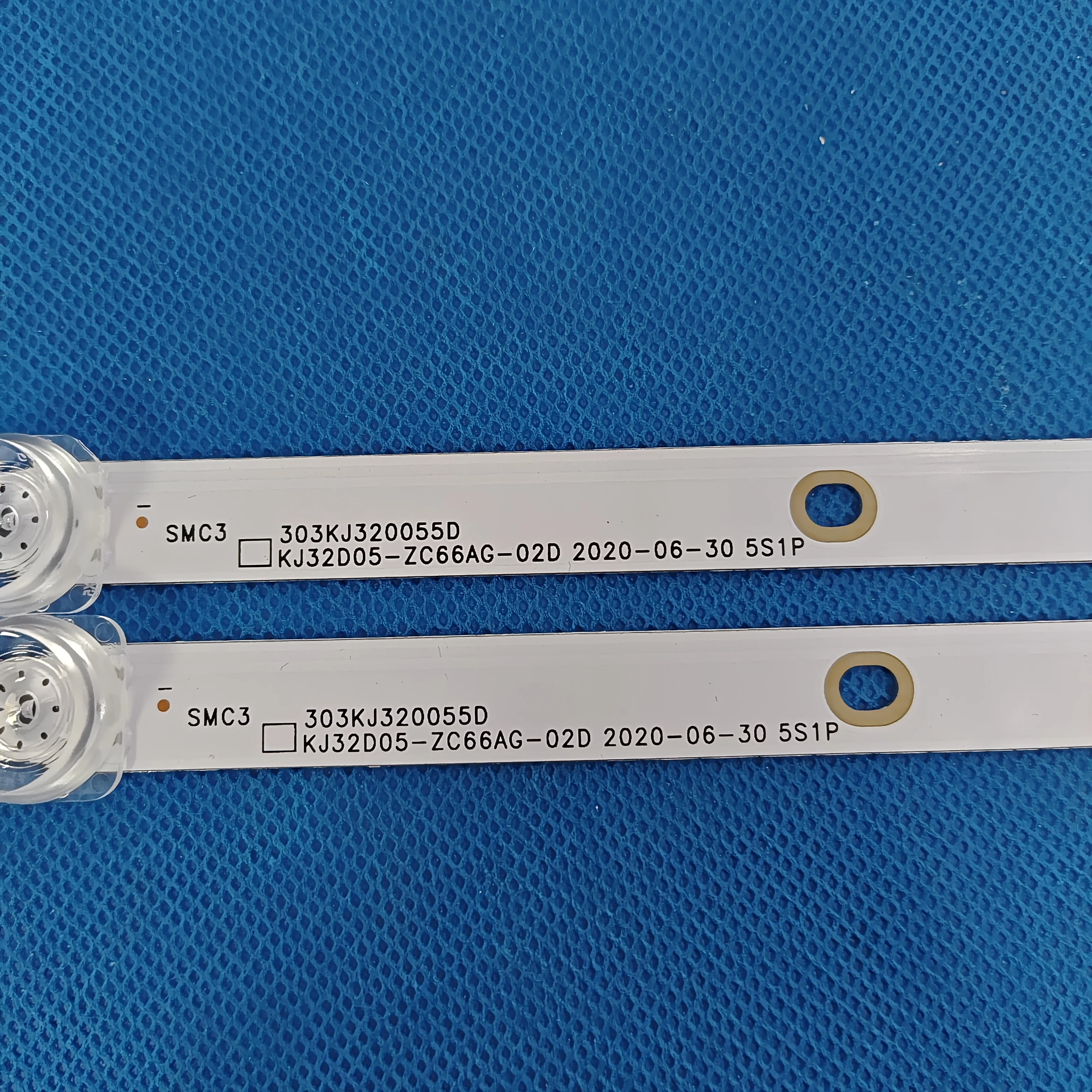 LED Backlight StripsFor AWOX U3200STR KJ32D05-ZC66AG-02D 303KJ320055D JJ-0656-D32030501BM-S MS-KH-T320-V6-F2-3030-2.1-2105-FY4 image 3