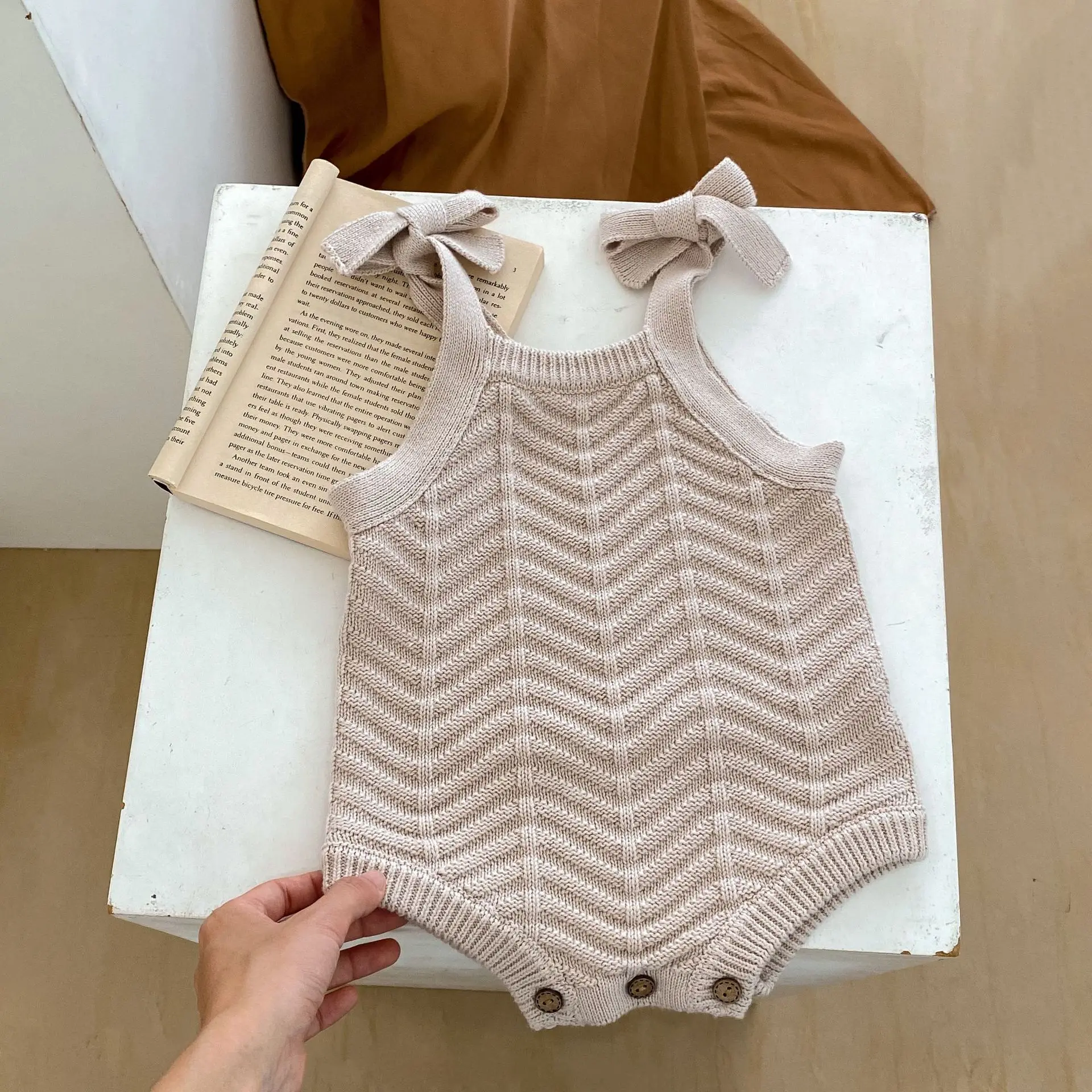 Spring and Autumn Baby Girl Wave Pattern Solid Color Versatile Tank Top Sweetheart One Piece Bag Fart Triangle Climbing Clothes