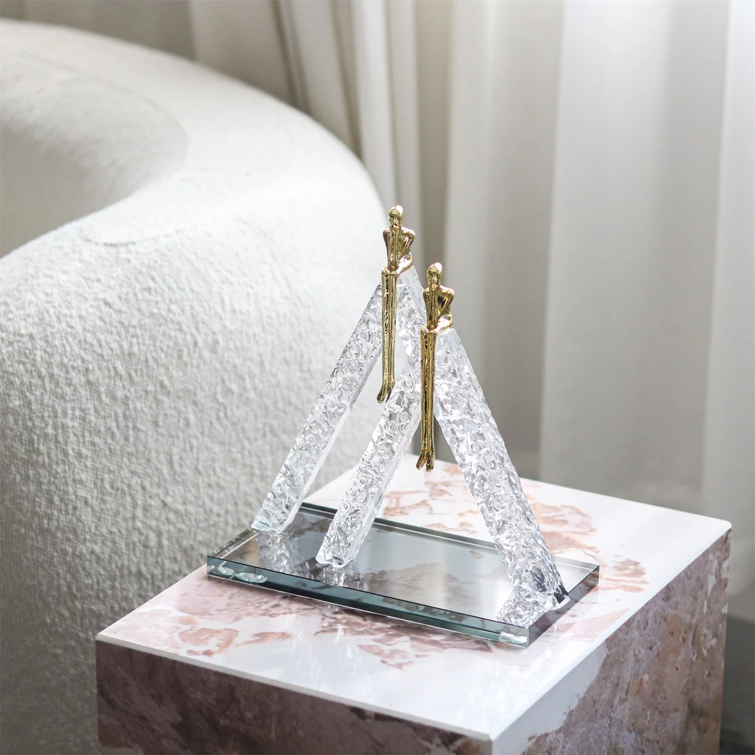 Wholesale Price Art Crystal Triangle for Home Decor Accessories  Crystal + Metal Desktop Decorative Ornaments