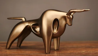 

NEW GOLDEN CALF STATUE ABSTRACT MODERN DECORATIVE ACCESSORIES RESIN CRAFTS GEOMETRIC TAURUS SCULPTURE PERSONALITY CHRISTMAS GIFT