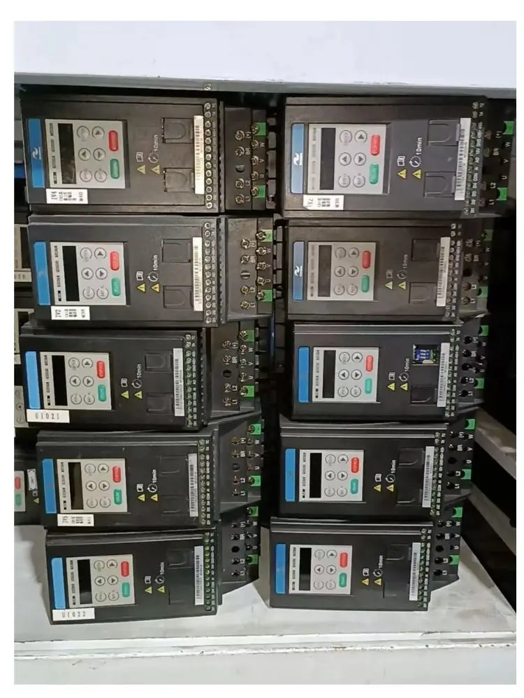 اختبار العاكس MD200S0.4B-OB مستعمل موافق الشحن السريع