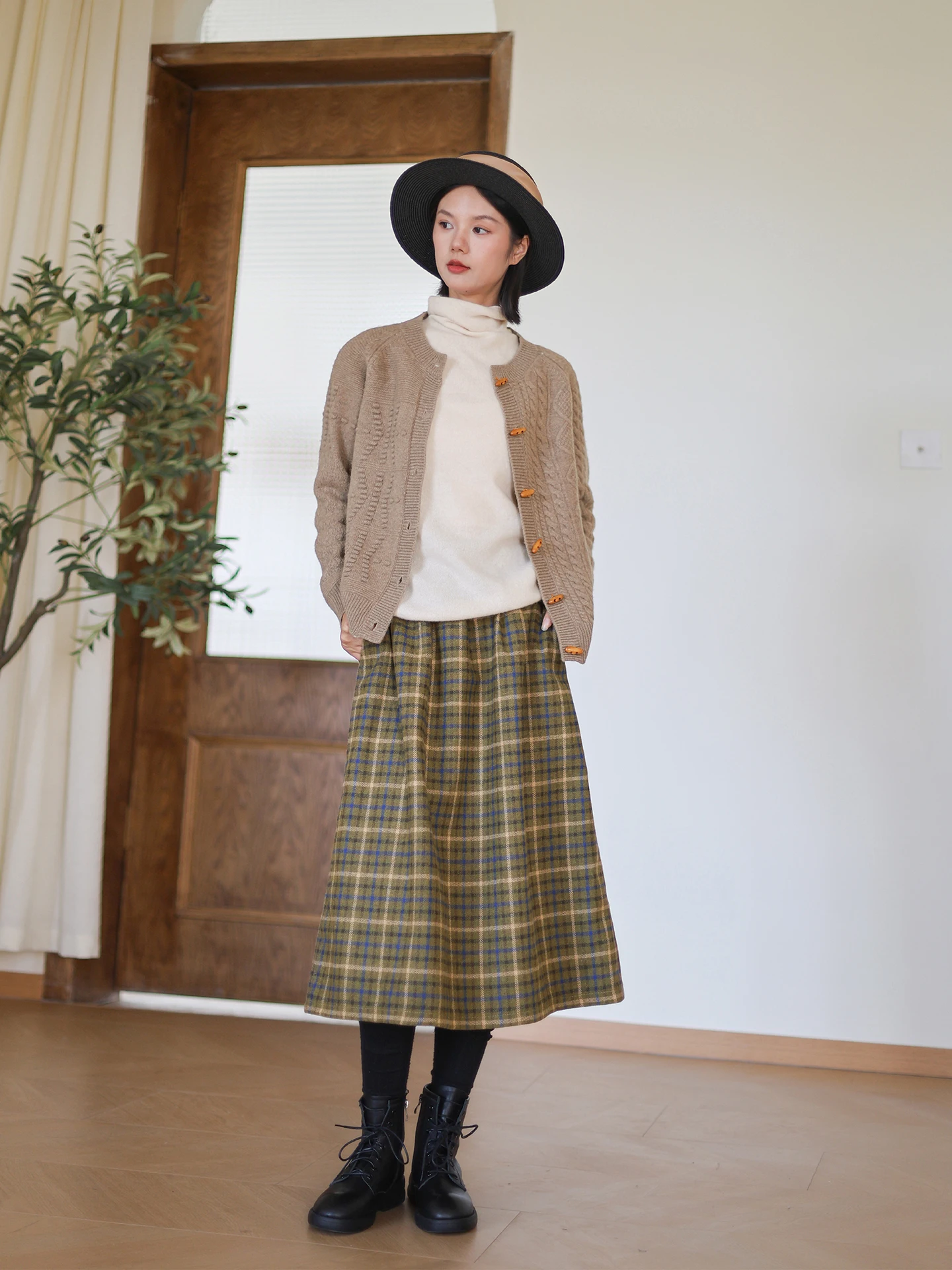 

Spring and Autumn New Women's Half Skirt, Fashionable and Elegant Art Retro Long A-line Casual Half Skirt