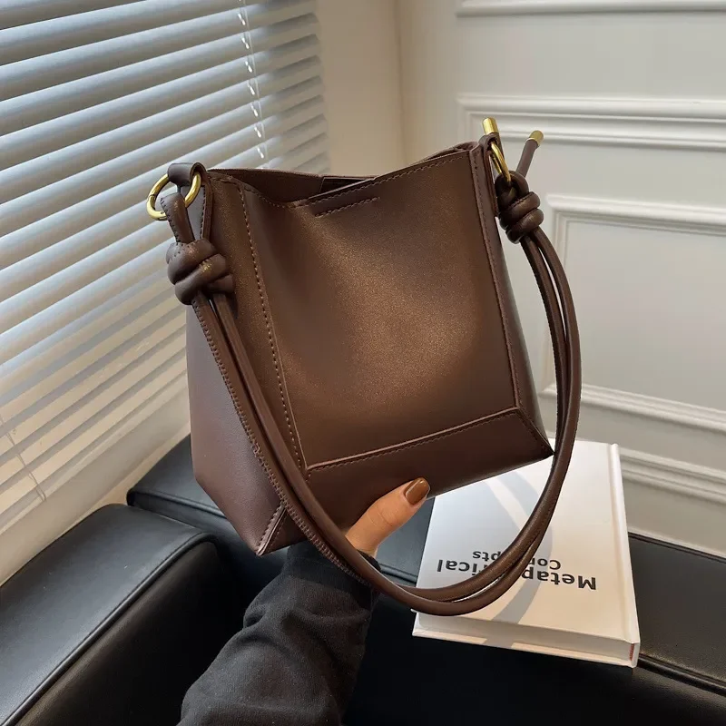 Fashion Large Capacity Shoulder Crossbody Bag Women's Autumn New Simple Casual Handbags Retro Texture PU Bucket Totes Trend