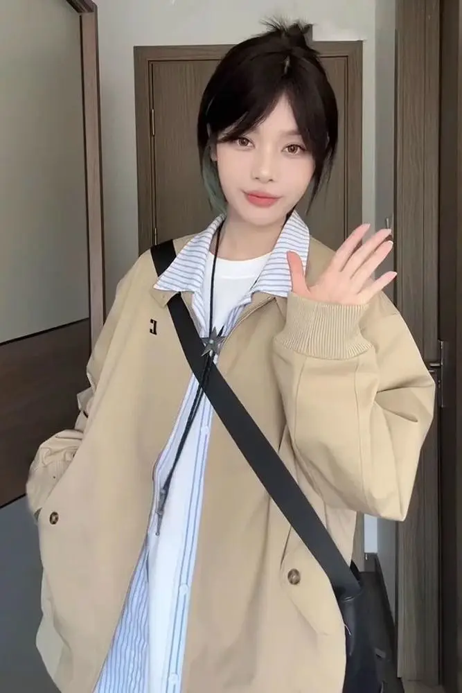 

Женские куртки женские нишевые розовые с маленькими пуговицами в полоску осень/зима средней длины белые пара удобный воротник на плечах