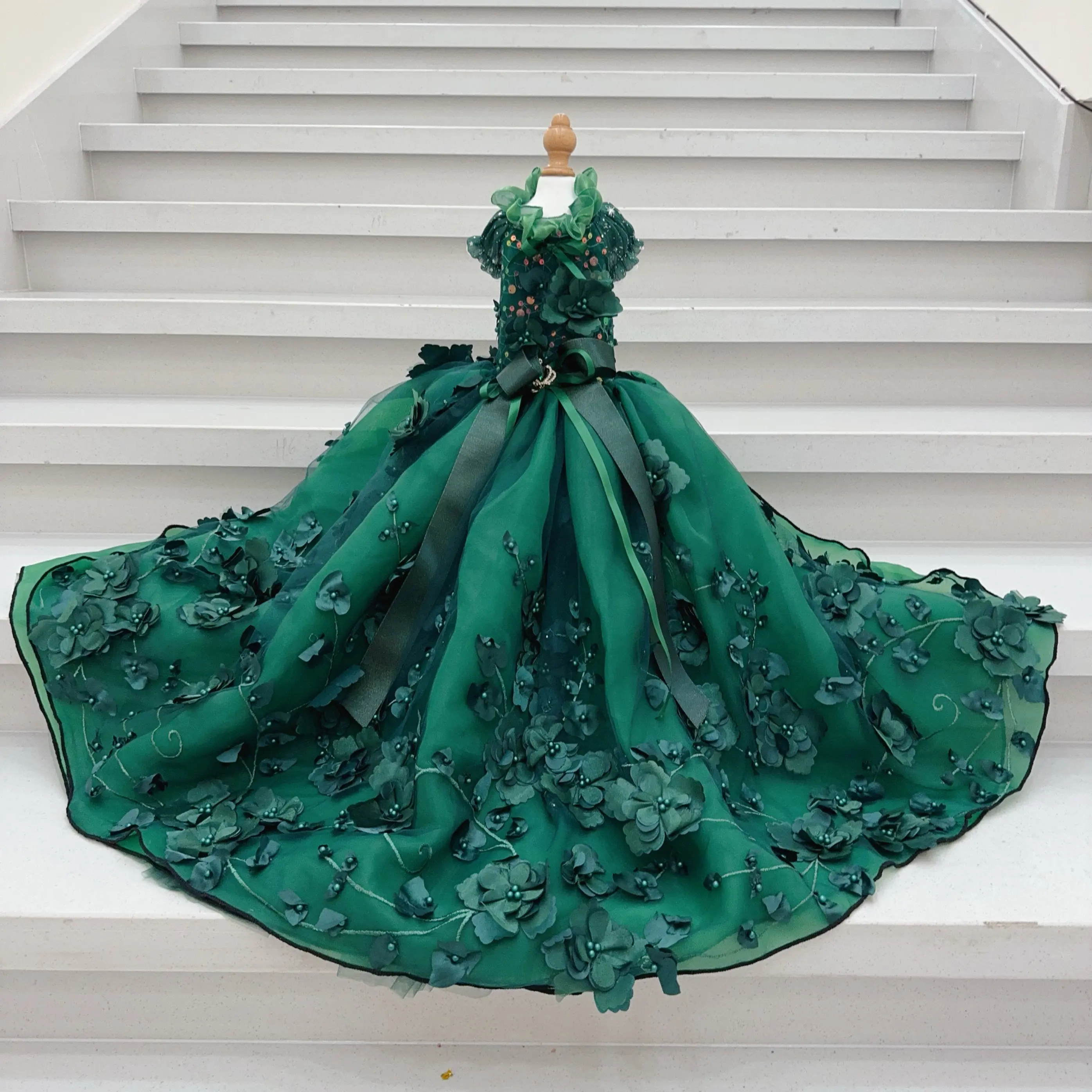 

Pet Dog Clothes Luxury Blackish Green Fine Handmade Sequin Beads Flower Decor Long Tail Princess Dresses For Small Medium Dog