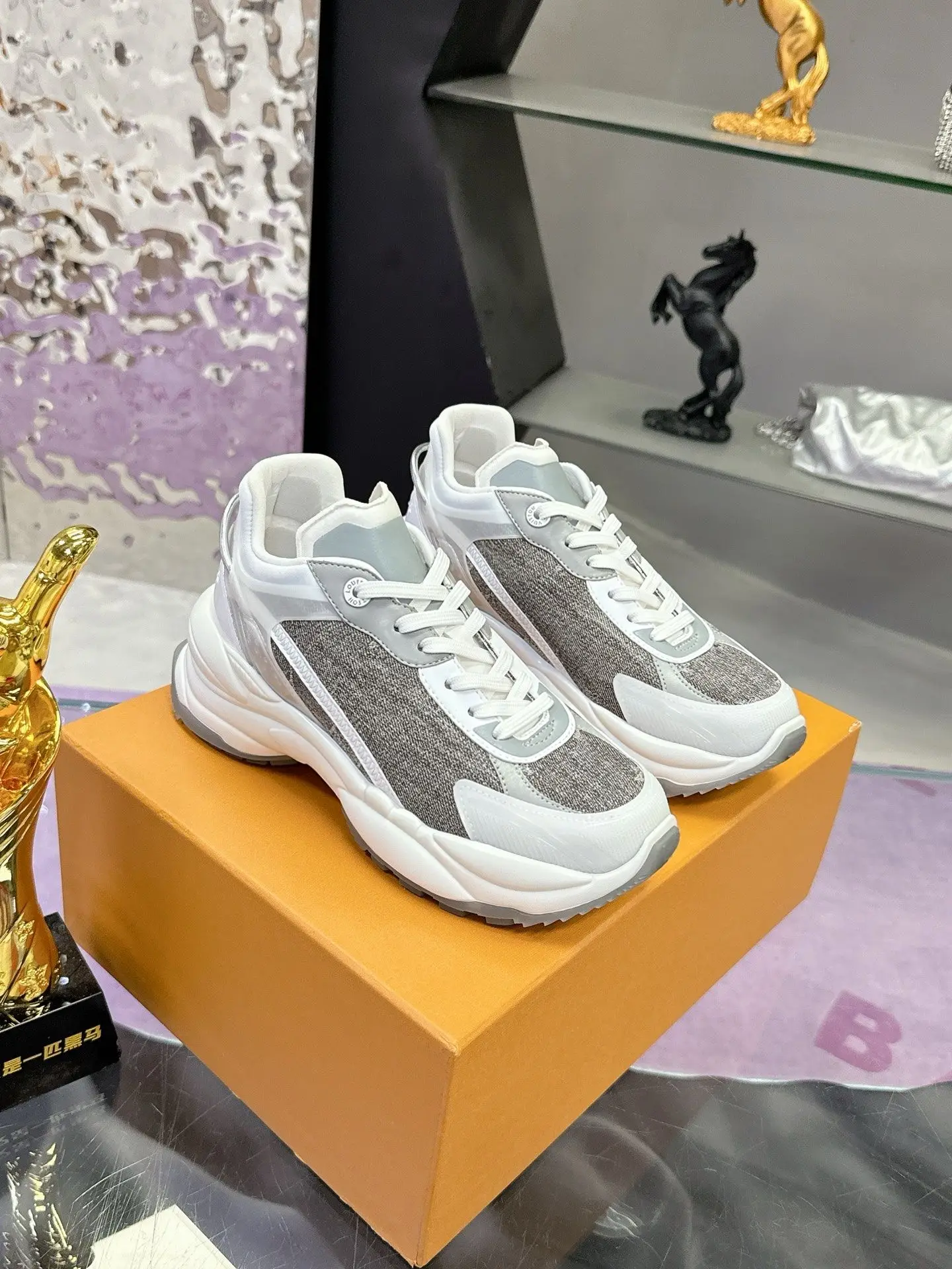 Vulcanized Craft Unisex Skate Sneakers Classic Low Top Board Shoes Non Slip Wear Resistant Sole Casual Couple Footwear Canvas Men Women Street Fashion Daily Walking Shoes