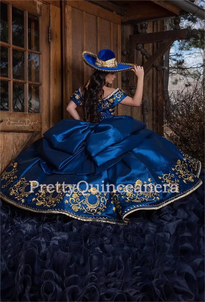 المكسيكي تحت عنوان سحر الأزرق الداكن فستان Quinceanera ، الذهب والتطريز ، تنورة منتفخ تكدرت للحلو 15