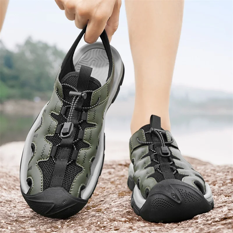 

Summer New Baotou Anti Collision Men's Sandals Beach Sandals Male Summer Shoes Lightweight Outdoor Casual ventilate Shoes