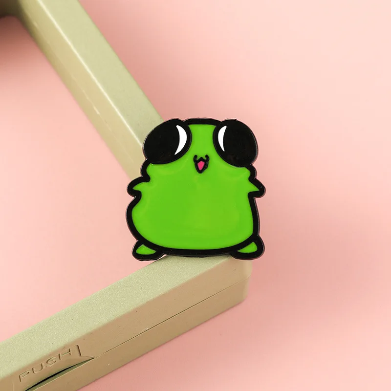 Мультяшная-брошь-в-виде-лягушки-картошки-простой-металлический-значок-аксессуар-для-одежды-и-рюкзака-брошь