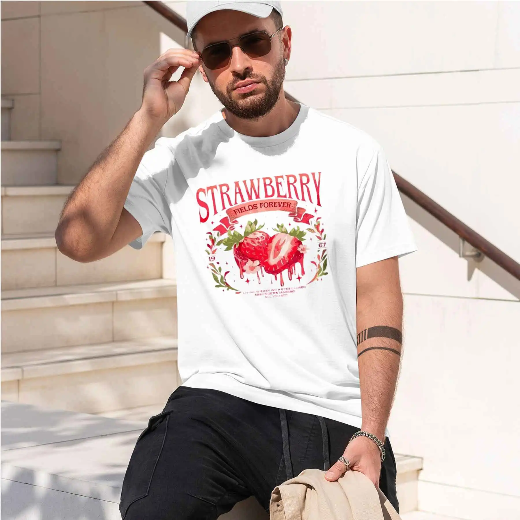 new printed T-shirt printed with  Men's Retro Strawberry Printed Short Sleeve T-shirt Beatles Themed Casual Crew Neck 1967 Comme