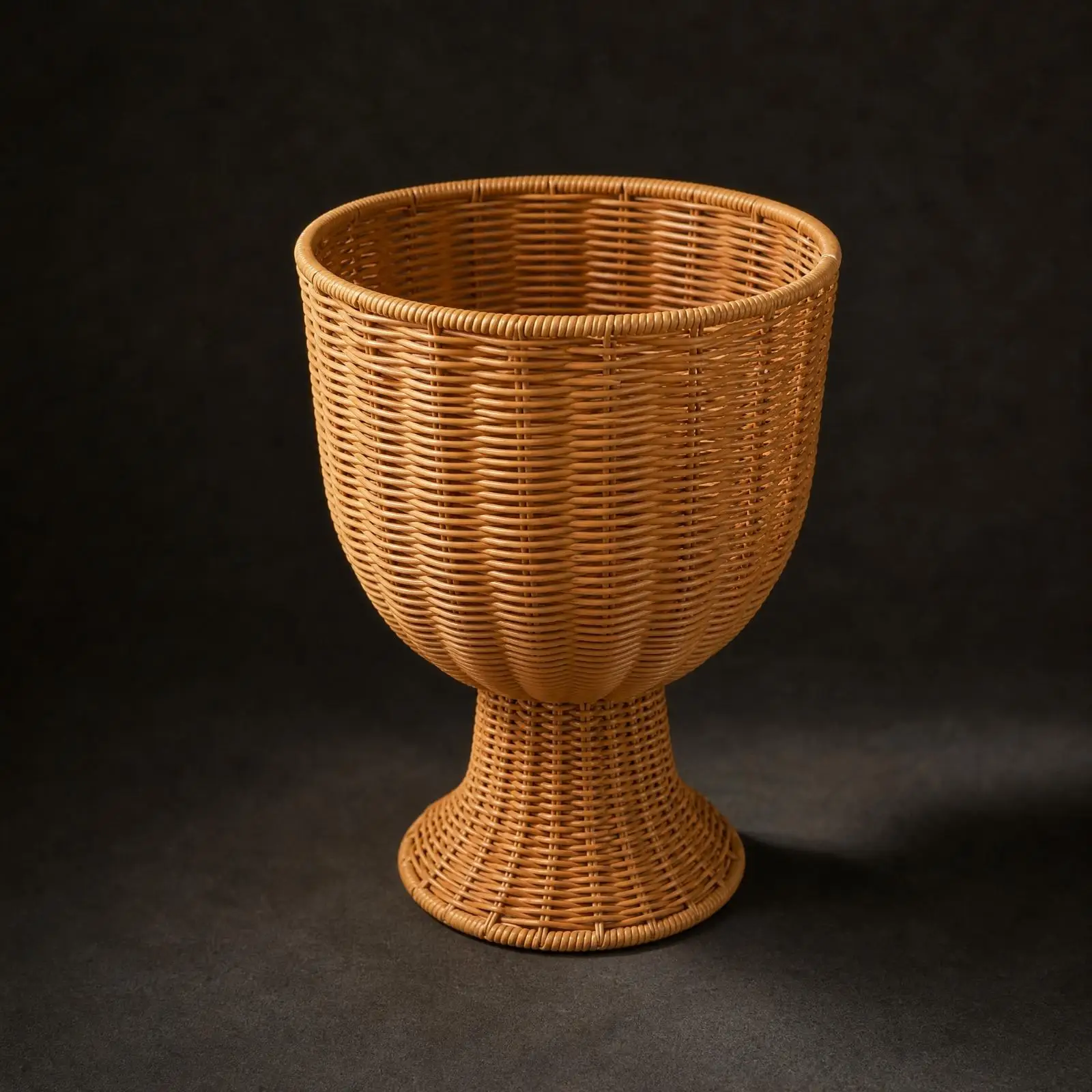 PP Imitation Rattan Planter Freestanding Elevated Basket Planter Handwoven Plant Stand with Basket Lightweight Sturdy
