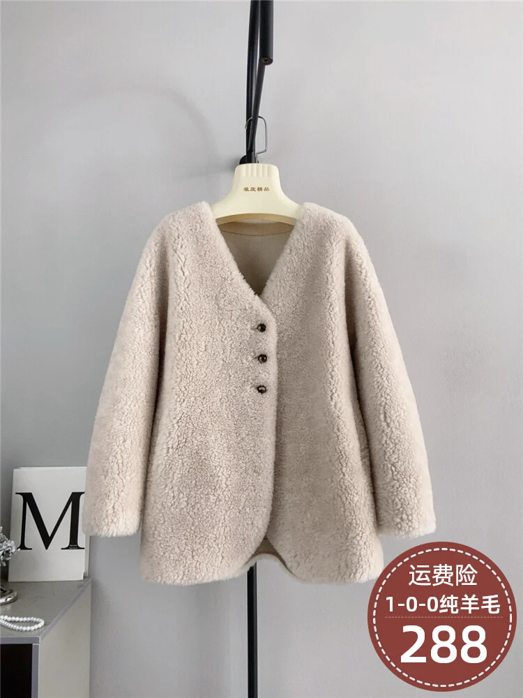 Pure wool autumn and winter new V-neck button sheep shearing velvet composite fur coat Haining fur temperament keeps