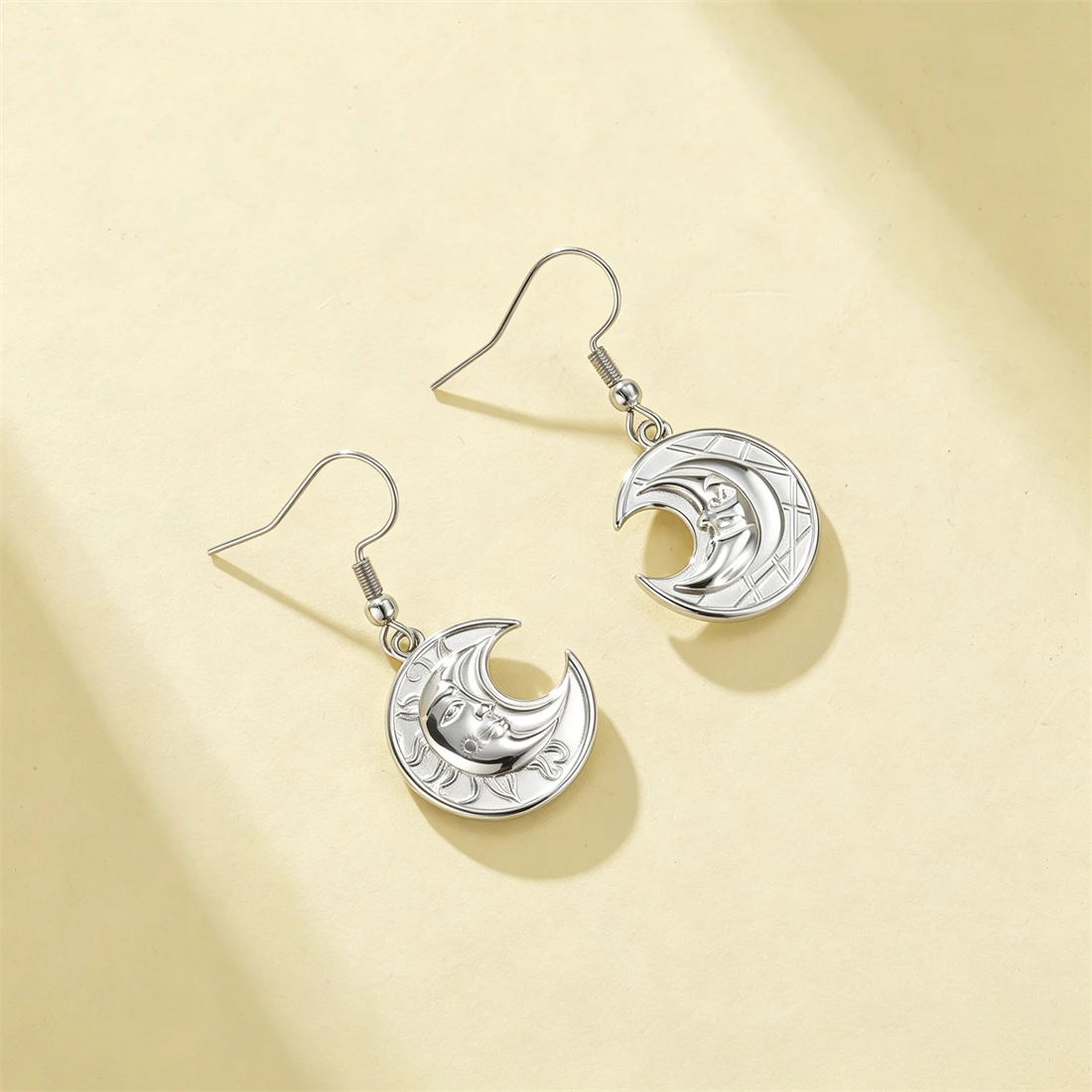 Eueavan Vintage Sonne und Mond Totem Ohrhänger Edelstahl Mode Geometrische Hängeohrringe für Frauen Wicca Schmuck Geschenk – Detail 8