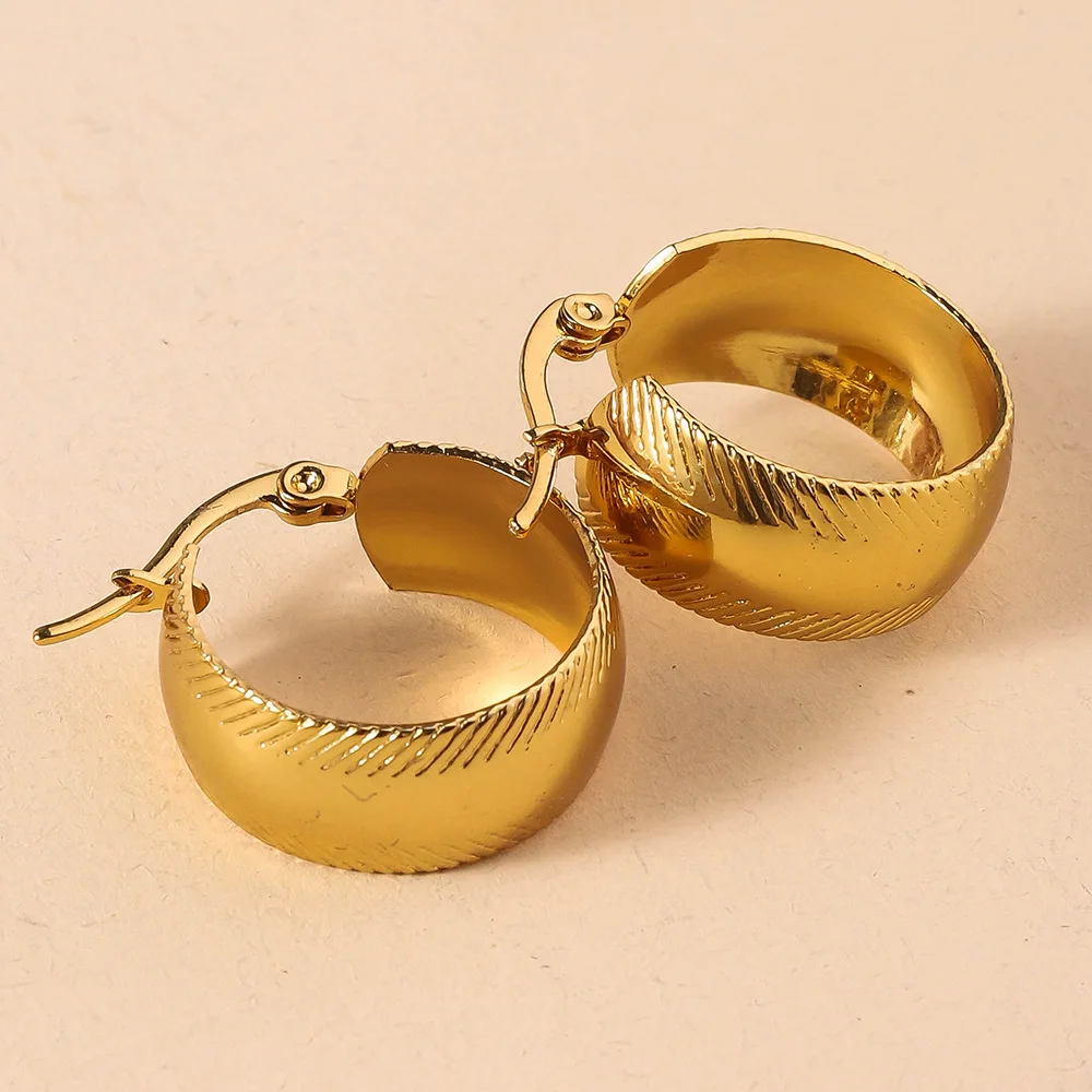 Exquisite C-shaped Hydraulic Stainless Steel Earrings, Non Fading Women's Gold Color Metal Earrings Jewelry Accessorie