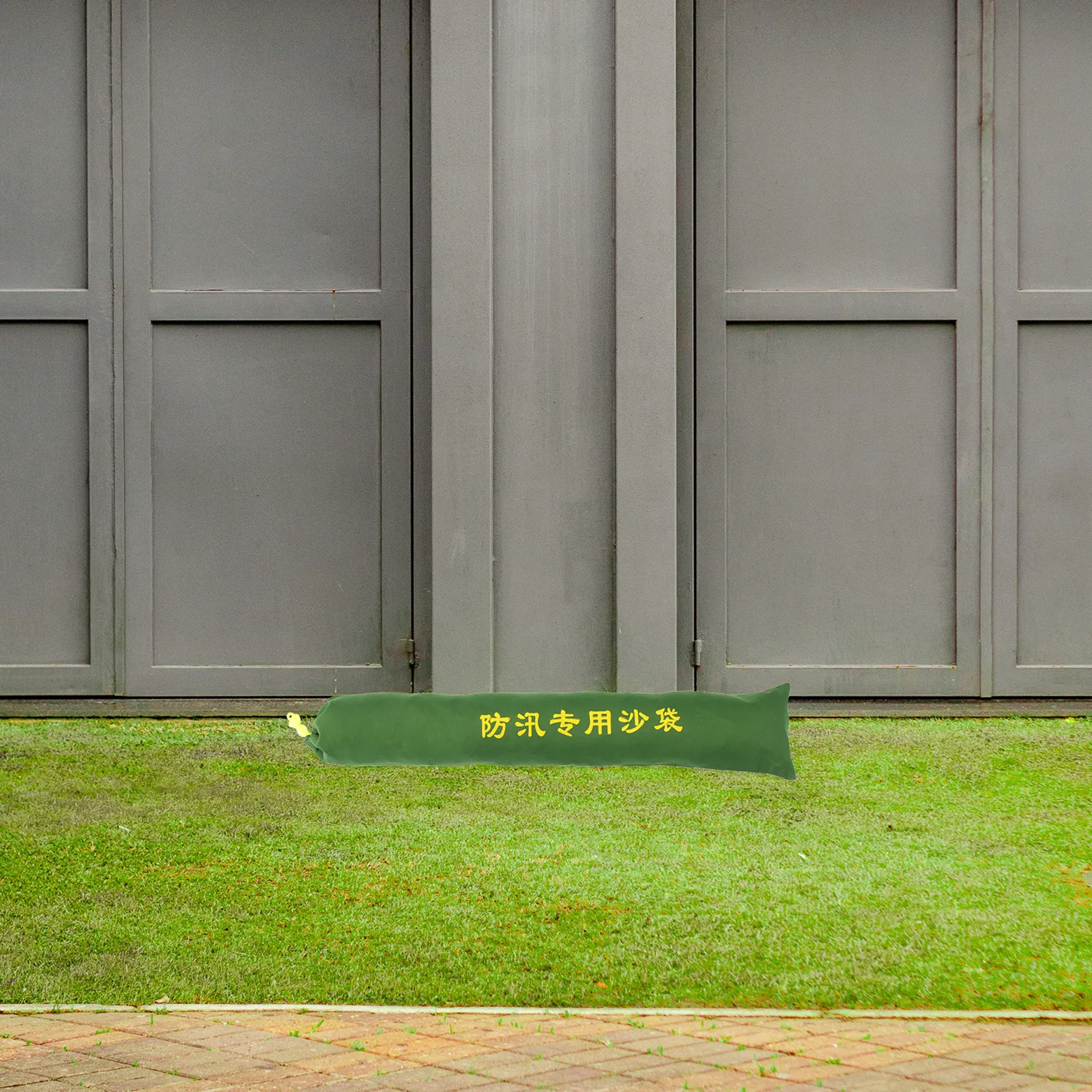

Flexible Curve-Fit Drawstring Sandbag Flood Protection Sandbag for Door Corners Garage Water Barrier Flood Control Emergency Kit