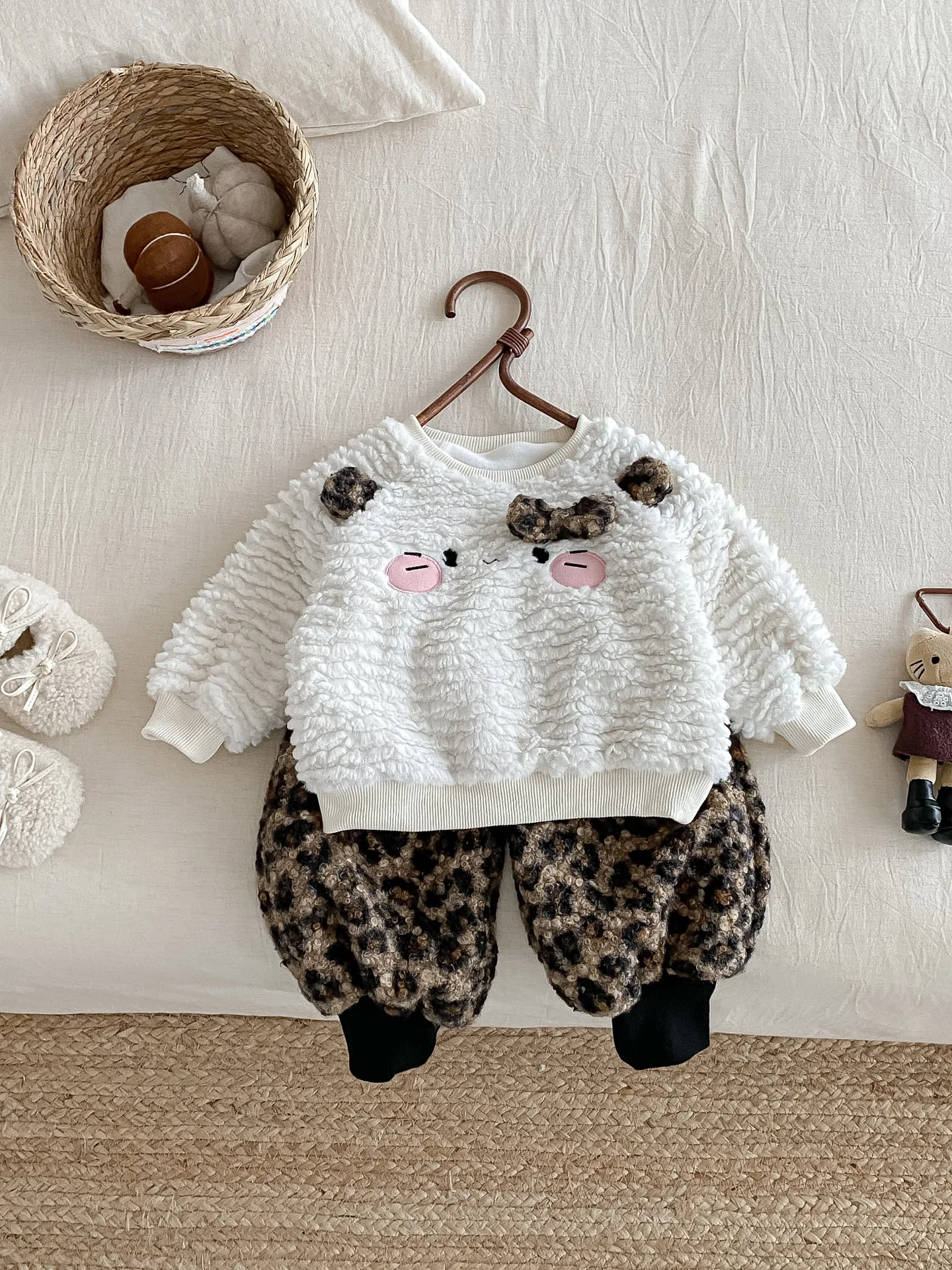 Boys Girls Cute Cartoon Fleece Sweatshirt + Leopard Print Pants 2pcs Suit 2025 Winter New Baby Plus Velvet Thick Clothes Set 6