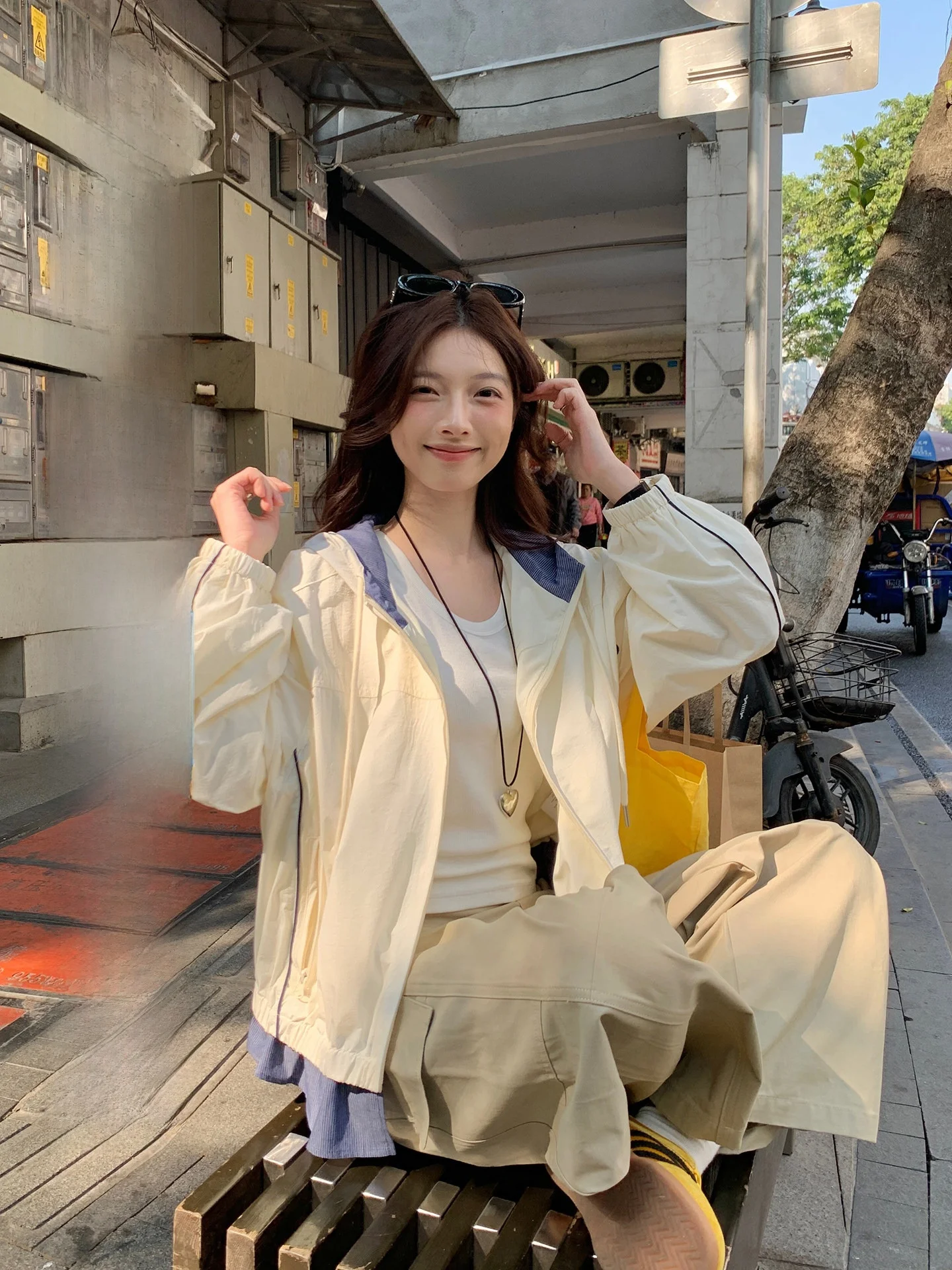 

Spring 2026 Women's ortened Two-Piece Sle Jaet Coat with Hood Korean Loose Fit Polyester Fiber Casual Striped Pattern