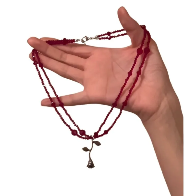 

Vintage niche rose beaded necklace female sweet cool babes double stacked wearing personalized versatile collarbone chain