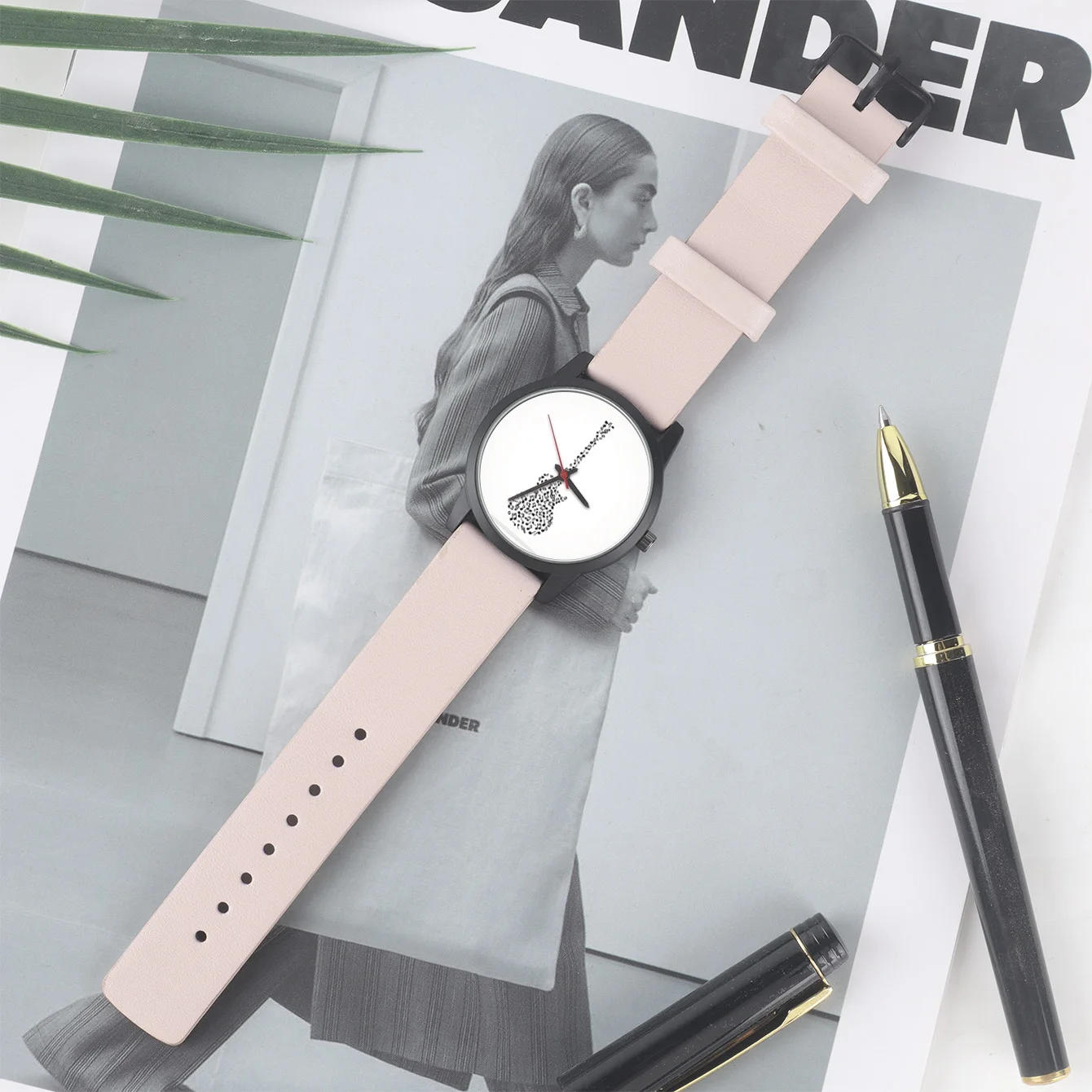 Quartz Wrist Women's Watch Ladys Girls Musical Note Guitar Design Fashion Leisure Style Gift Souvenir Ornament Festival