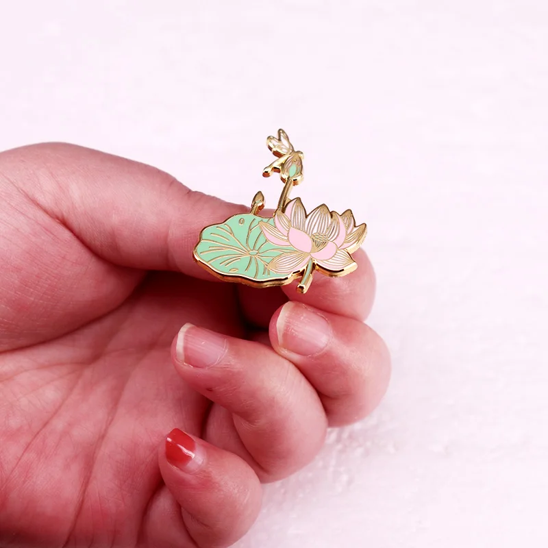 اليعسوب لوتس بروش ، زهرة رومانسية ، هدية شارة الحشرات