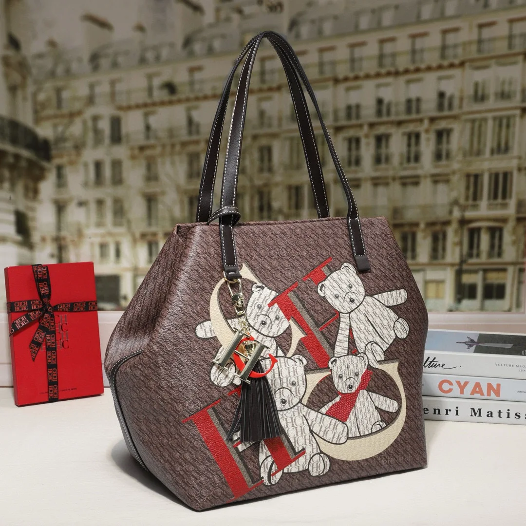 

CH ​2025 New Women's Cartoon Bear Tote Bag, Mother-Daughter Set, Large Capacity Shoulder Sling for Travel, Cute & Spacious​