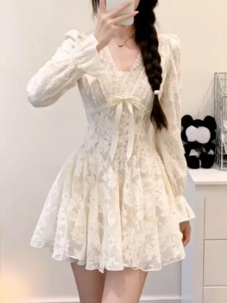 

Весенне-осеннее французское женское платье с V-образным вырезом и кружевными вставками, новое, приталенное, А-силуэт, элегантное, модное, в стиле принцессы, 2026