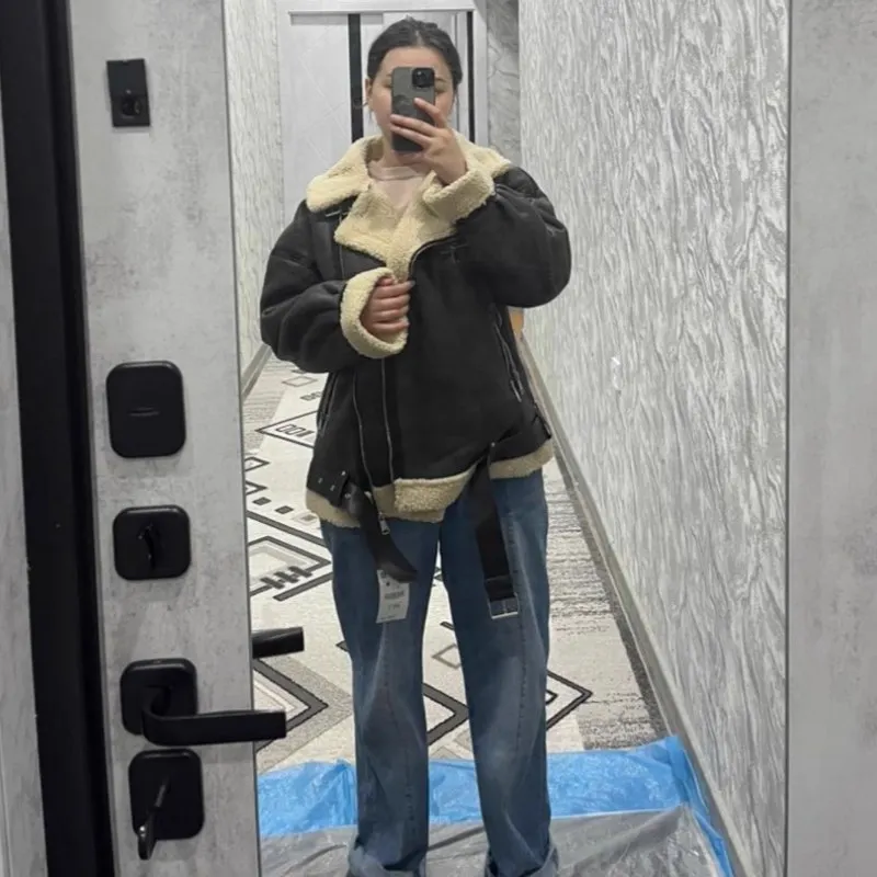 

2025 Autumn Winter Women Faux Lamb Fur Thick Warm Jacket with Belt Streetwear Female Zipper Loose Moto Biker Coat Outwear