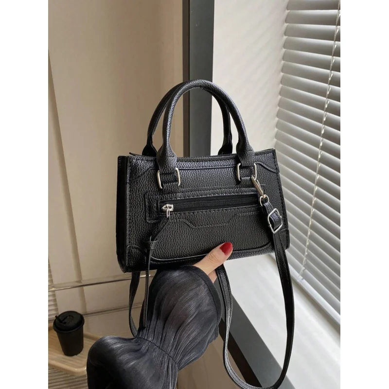 حقيبة يد جديدة بسحاب من قماش البولي يوريثان بلون سادة لعام 2025، حقيبة مربعة صغيرة مخصصة للأماكن الخارجية بسيطة، أنيقة ومتعددة الاستخدامات #4