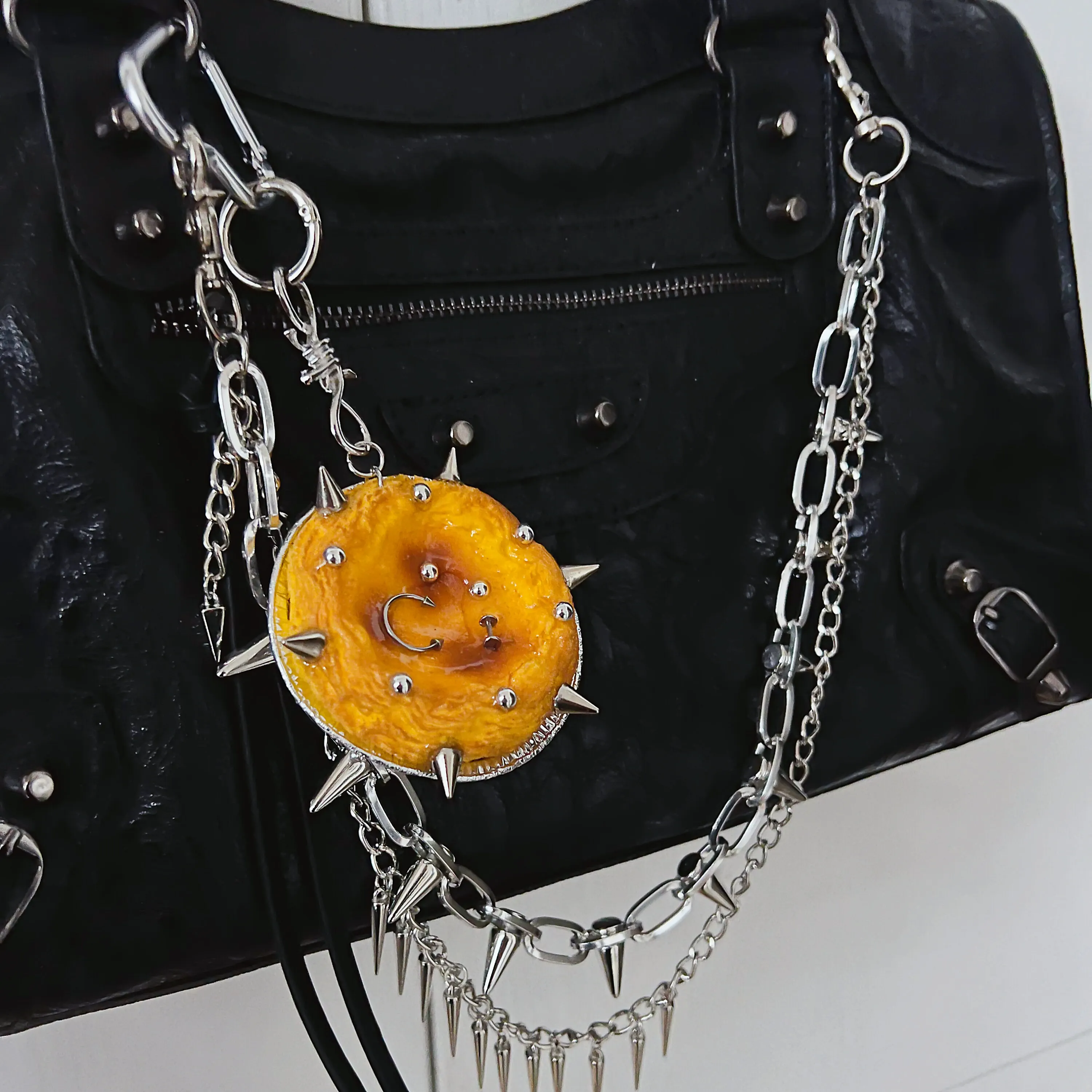 

Handmade Punk Style Egg Tart Bag Pendant Metal Chain Yabi Dark Metal Decoration Personalized Locomotive Bag Hanging
