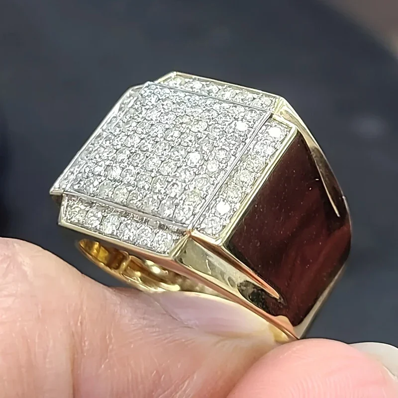 Huitan Opulent Square Ring with Dazzling CZ Brilliant Fashion Opulent Finger Accessory Modern Punk Delicate Jewelry for Party