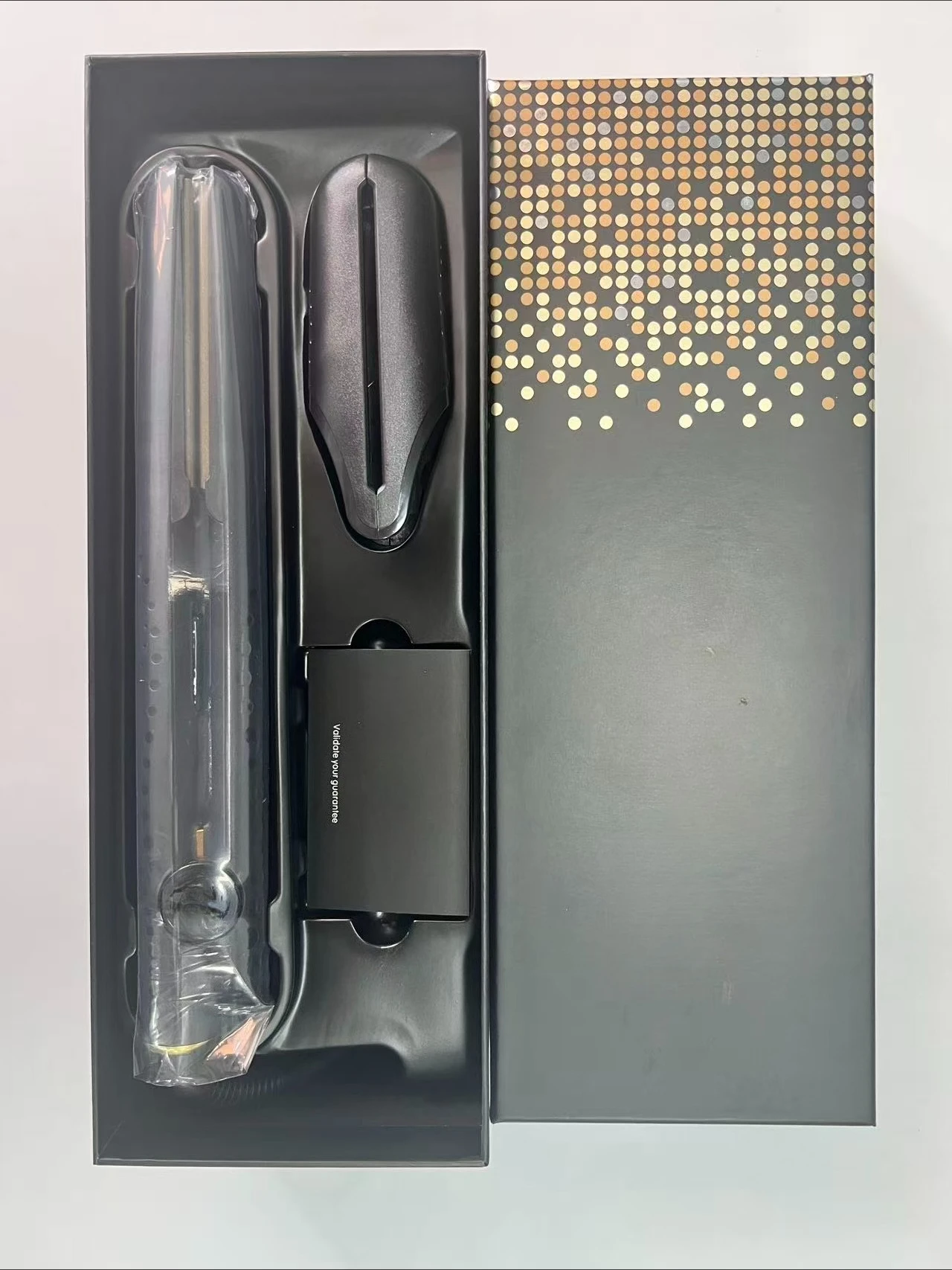 Hot selling V gold multifunctional home straightener board with built-in lock buckle for both rolling and straightening purposes