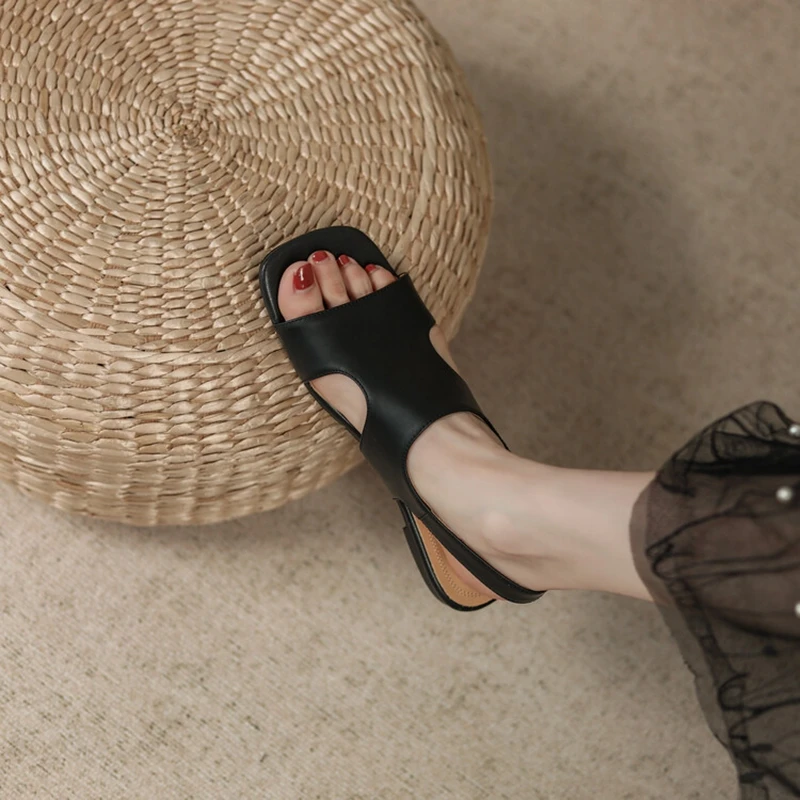 

Лето 2022, женские сандалии, роскошные римские сандалии из спилка в стиле ретро, повседневная женская обувь на плоской подошве, женская обувь на низком каблуке-гладиаторе