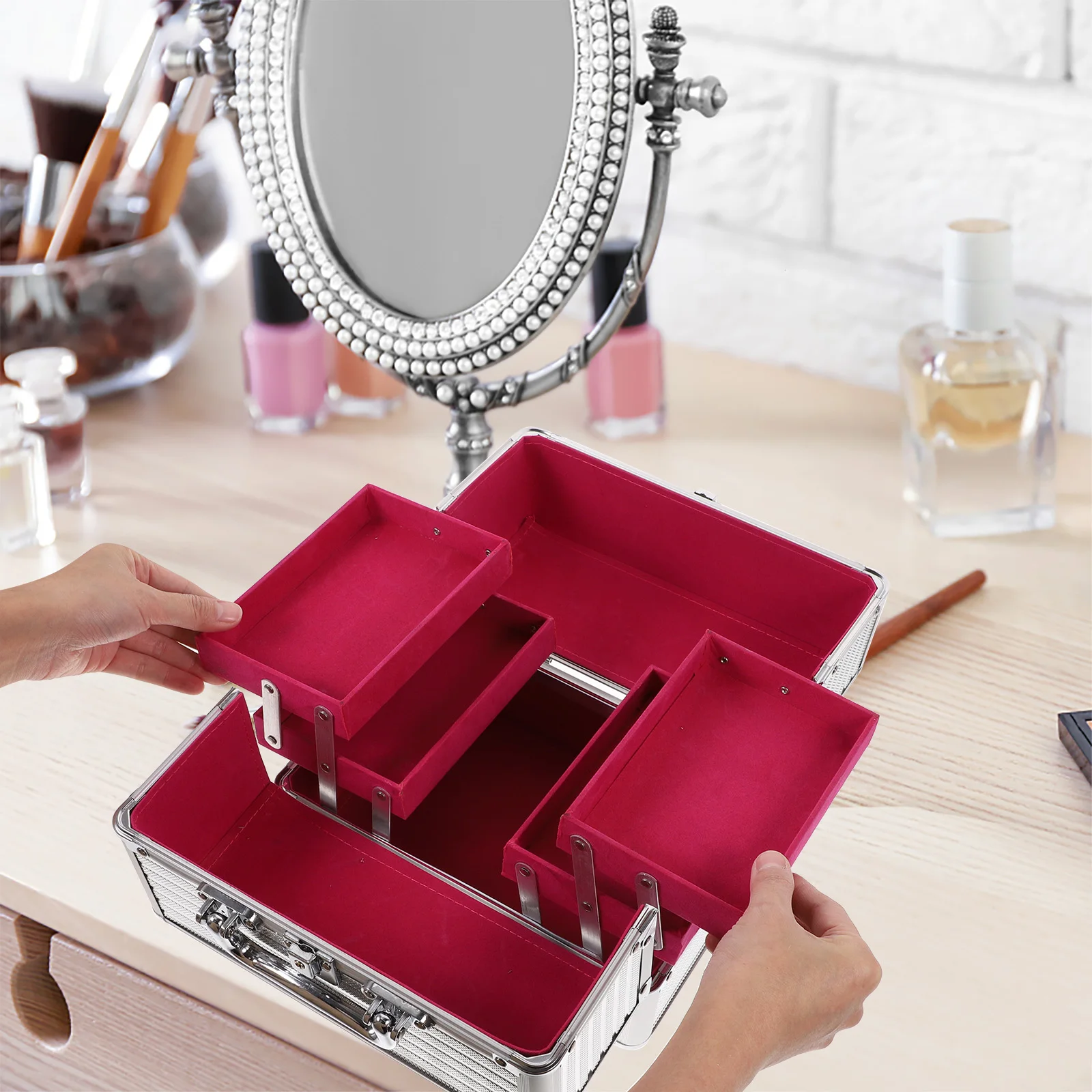 

Aluminum Alloy Case For Travel Large Capacity Makeup Organizer Handle Mirror Silver Bar Lightweight Buckle Lock