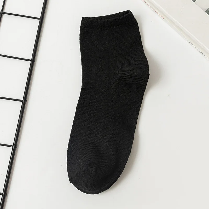Hochwertige Baumwoll-Knöchelsocken in Schwarz, Weiß und Grau, Sportsocken