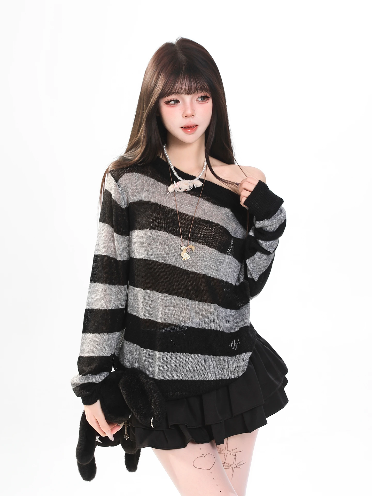 

American Retro Striped Shoulder Bared Knitted Sweater Women's Loose Style Slimming Spring Fashionable Chinese Made Long Sleev...