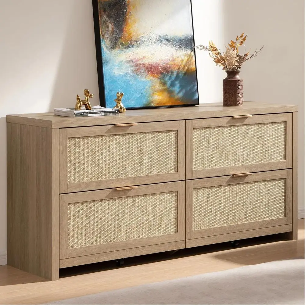 خزانة بوهو ستايل راتان ذات 4 أدراج، لمسة نهائية من خشب البلوط الكراميل المستصلحة، مثالية لتخزين غرفة النوم أو الحضانة