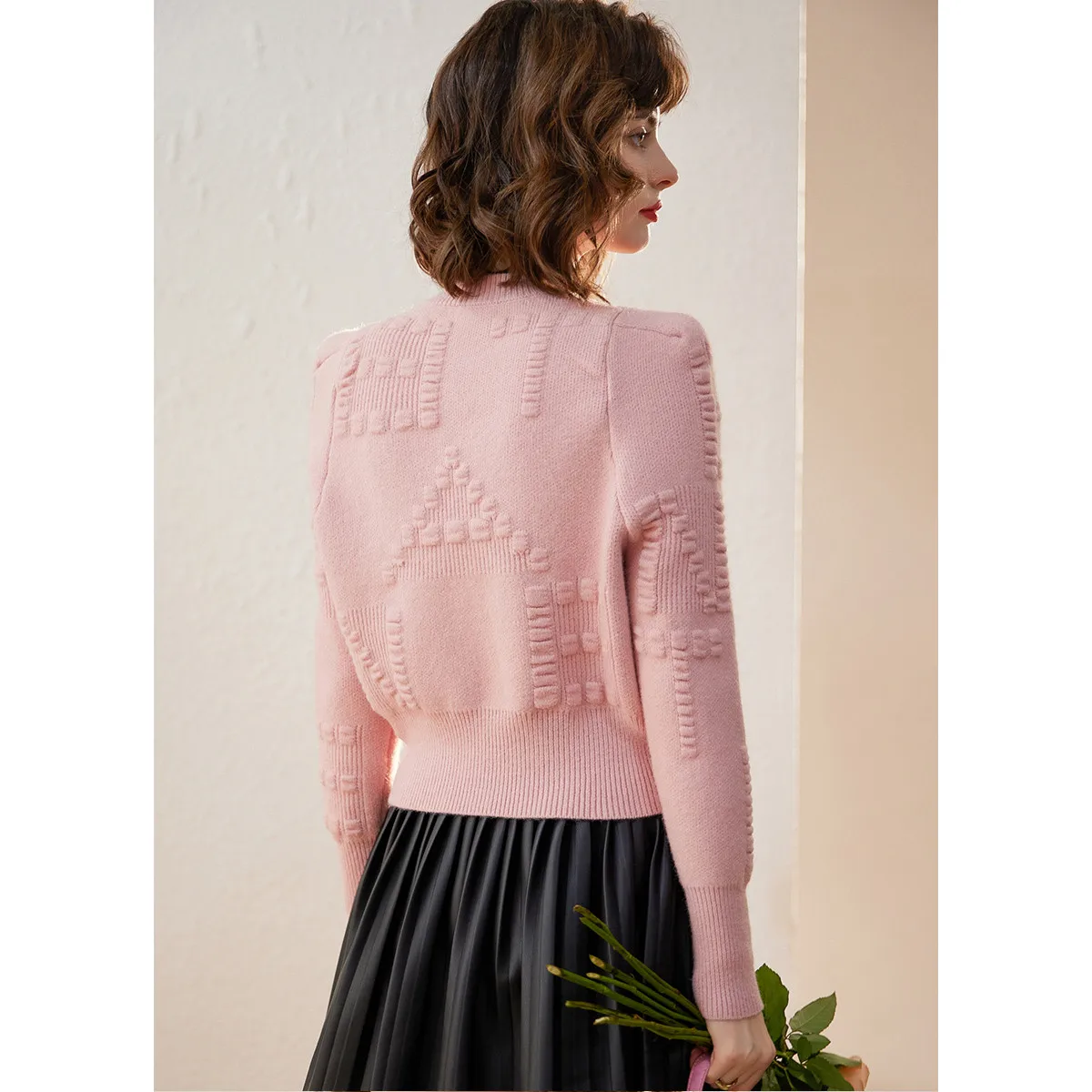 LOUIS YAO 2024 Winter Round Neck Sweater Women\'s Coat Elegant Three Dimensional Pattern Long Sleeve Cardigan Knitted Sweater